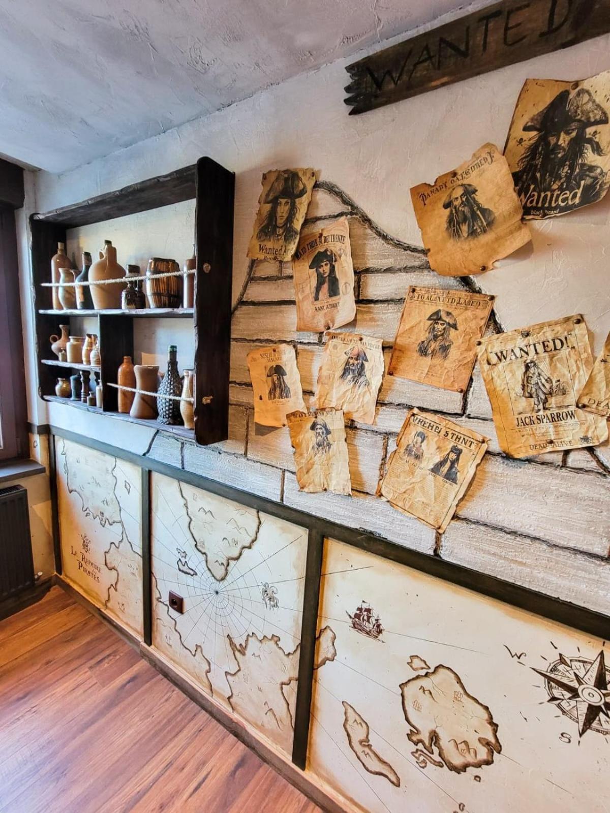 Le Repaire Des Pirates Logement Magique Sainte-Croix-en-Plaine Екстериор снимка